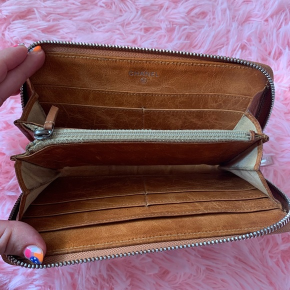 SOLD ๐ซ Chanel Classic Zip around Wallet ๐ซ - Picture 9 of 12